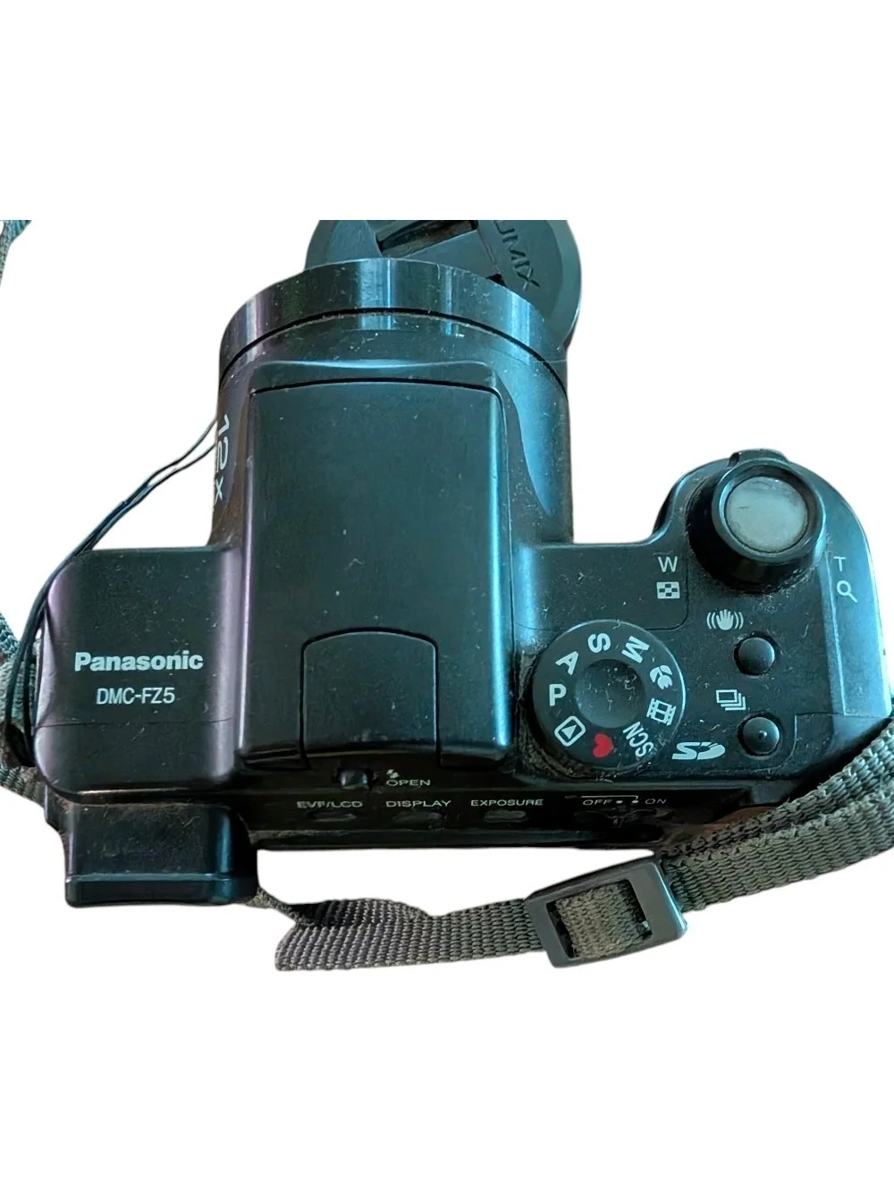 Panasonic Lumix Black DMC-FZ5 Compact Digital Camera with Charger & Manual